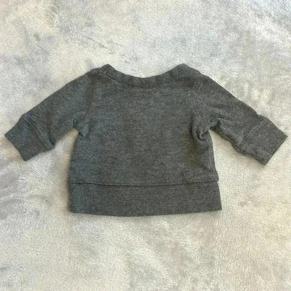 GAP - grey pullover sweater/sweatshirt. Size 0-3/6-12 months - Picture 3 of 3